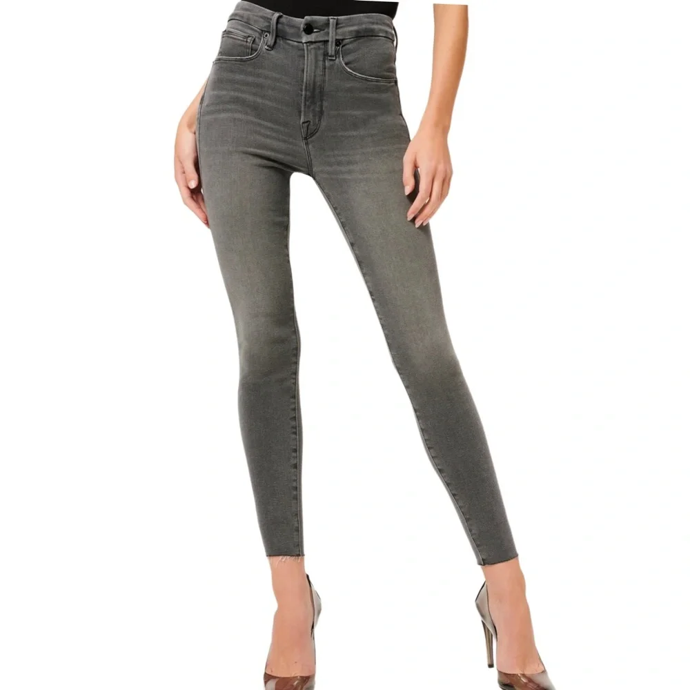 GOOD AMERICAN Good Waist Cropped Jeans - Picture 1 of 5